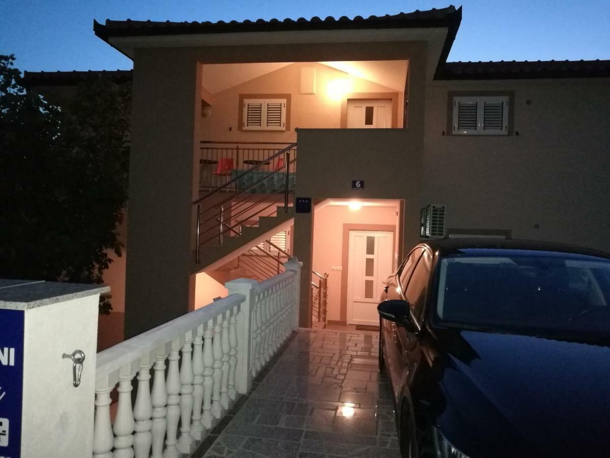 Apartmani Nada Klenovica Esterno foto