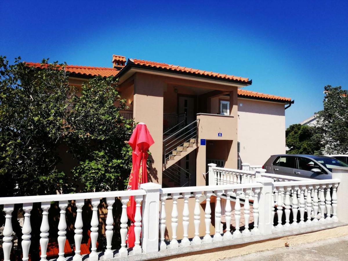 Apartmani Nada Klenovica Esterno foto