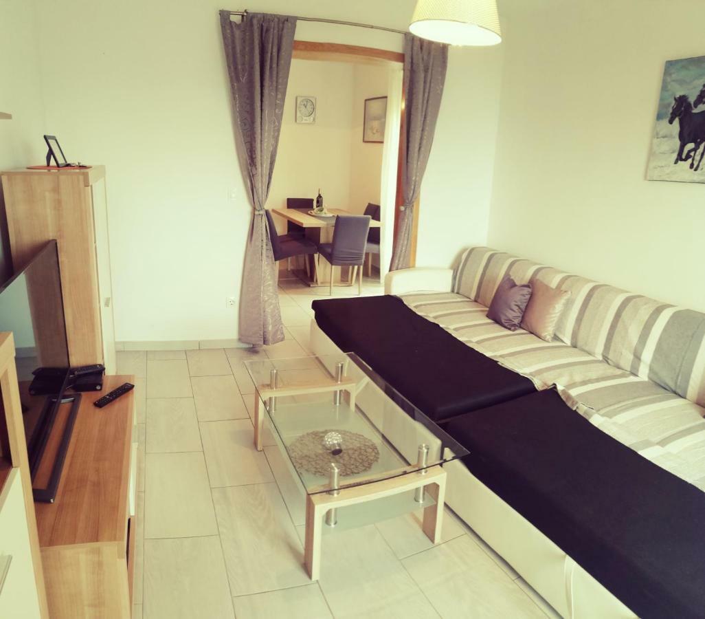 Apartmani Nada Klenovica Esterno foto