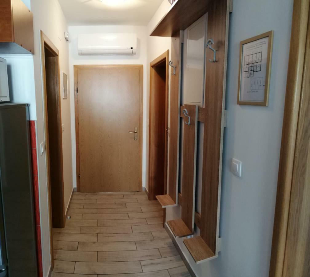 Apartmani Nada Klenovica Esterno foto
