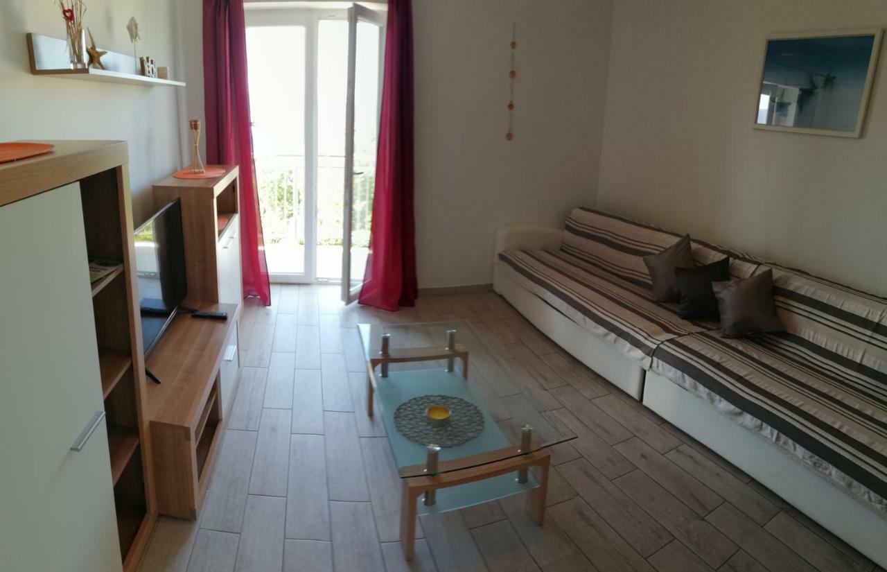 Apartmani Nada Klenovica Esterno foto